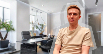 Мы получаем огромное количество полезной информации», — Виталий Костырко о мастермайнде Александра Высоцкого